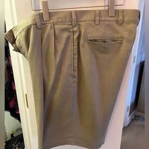 Jos. A Banks "Travelers Collection" 100% Linen Shorts